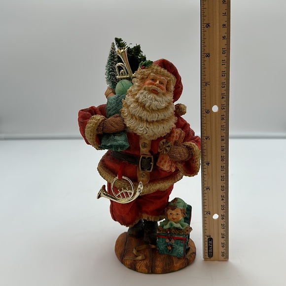 Dept. 56 In The Spirit Santa Christmas Sculpture Santa Carrying Gifts - Picture 15 of 16